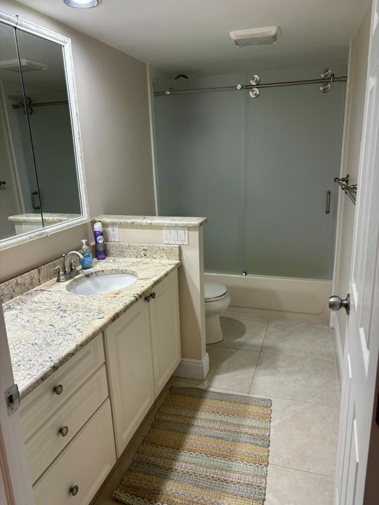 На продажу: $430,000 (2 спален, 2 ванн, 1235 Квадратных фут)