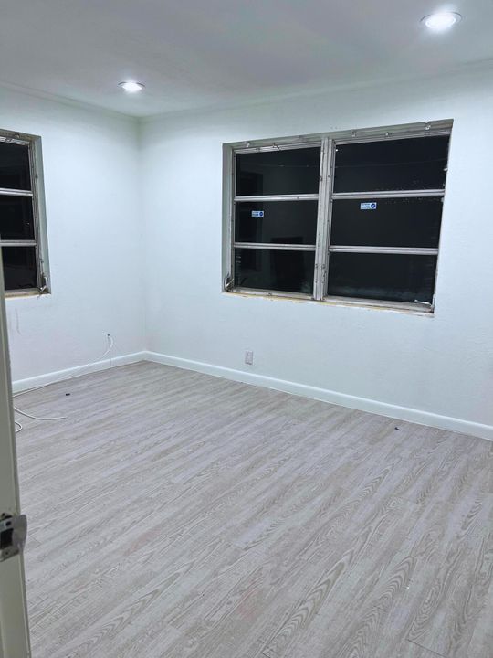 待售: $395,000 (0 贝兹, 0 浴室, 1284 平方英尺)