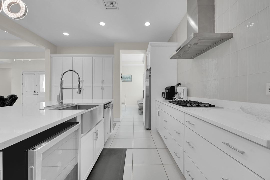 На продажу: $725,000 (4 спален, 3 ванн, 2436 Квадратных фут)