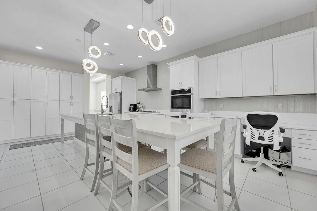 На продажу: $725,000 (4 спален, 3 ванн, 2436 Квадратных фут)