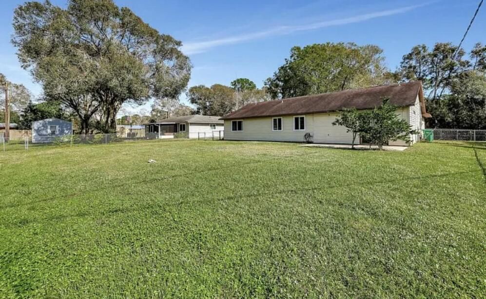 For Rent: $2,450 (3 beds, 2 baths, 1577 Square Feet)