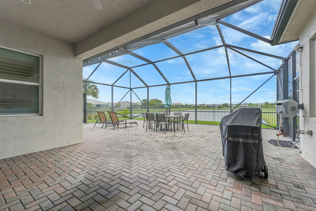 На продажу: $725,000 (4 спален, 3 ванн, 2436 Квадратных фут)