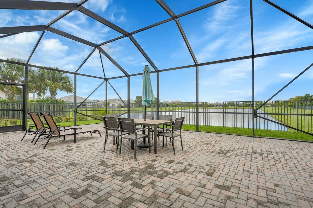 На продажу: $725,000 (4 спален, 3 ванн, 2436 Квадратных фут)