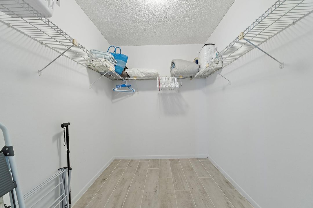 待售: $395,000 (2 贝兹, 2 浴室, 1183 平方英尺)