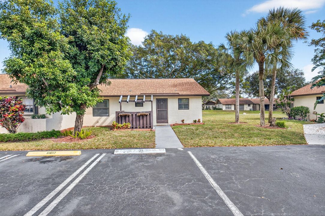 На продажу: $289,000 (2 спален, 2 ванн, 1064 Квадратных фут)