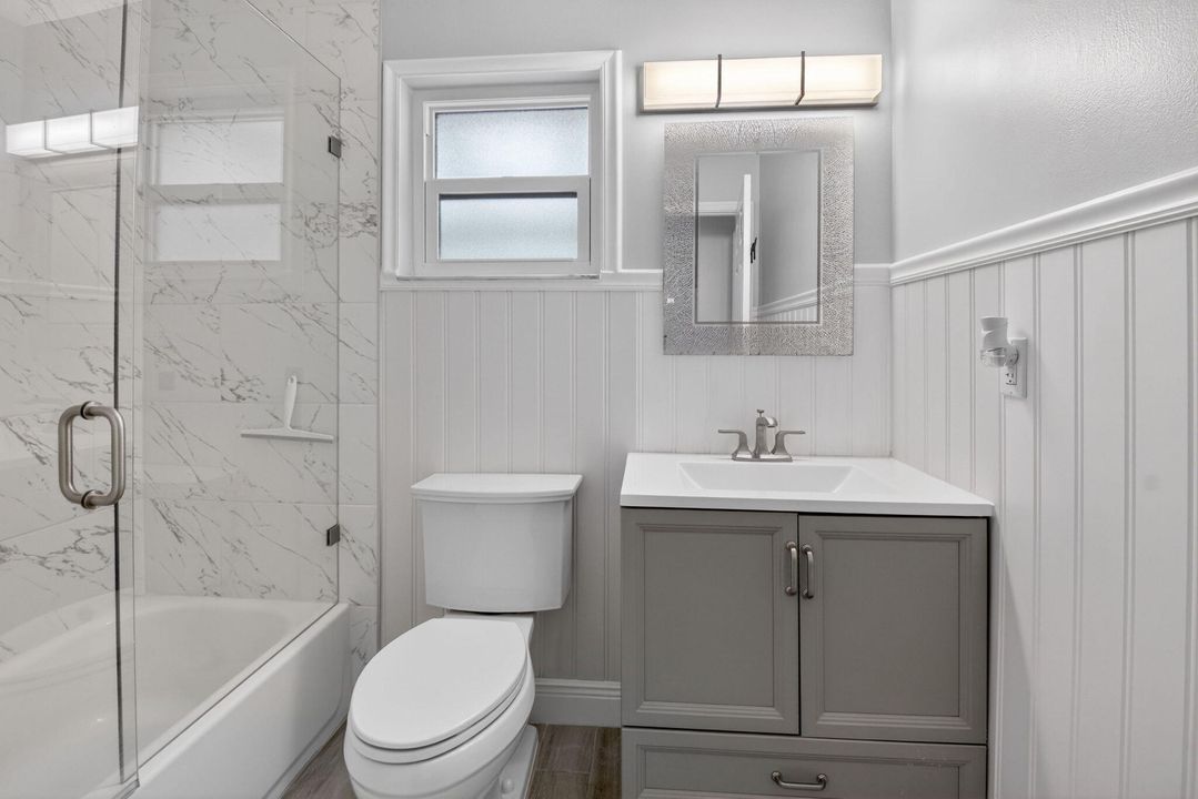 На продажу: $289,000 (2 спален, 2 ванн, 1064 Квадратных фут)