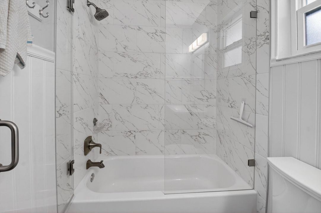 На продажу: $289,000 (2 спален, 2 ванн, 1064 Квадратных фут)