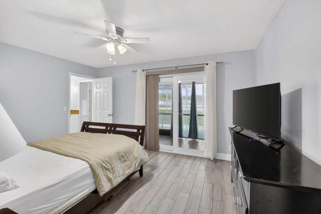 На продажу: $289,000 (2 спален, 2 ванн, 1064 Квадратных фут)