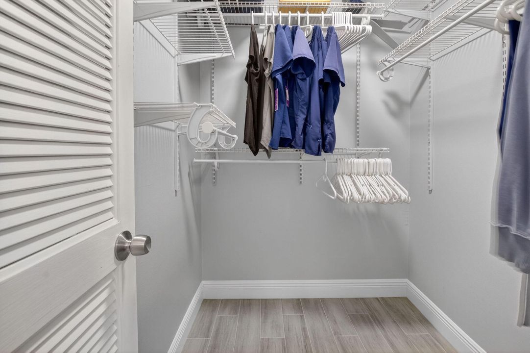 На продажу: $289,000 (2 спален, 2 ванн, 1064 Квадратных фут)