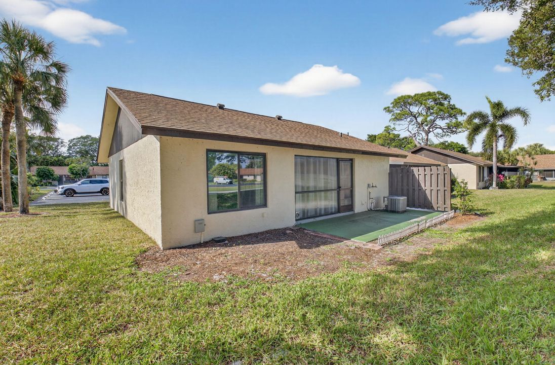 На продажу: $289,000 (2 спален, 2 ванн, 1064 Квадратных фут)