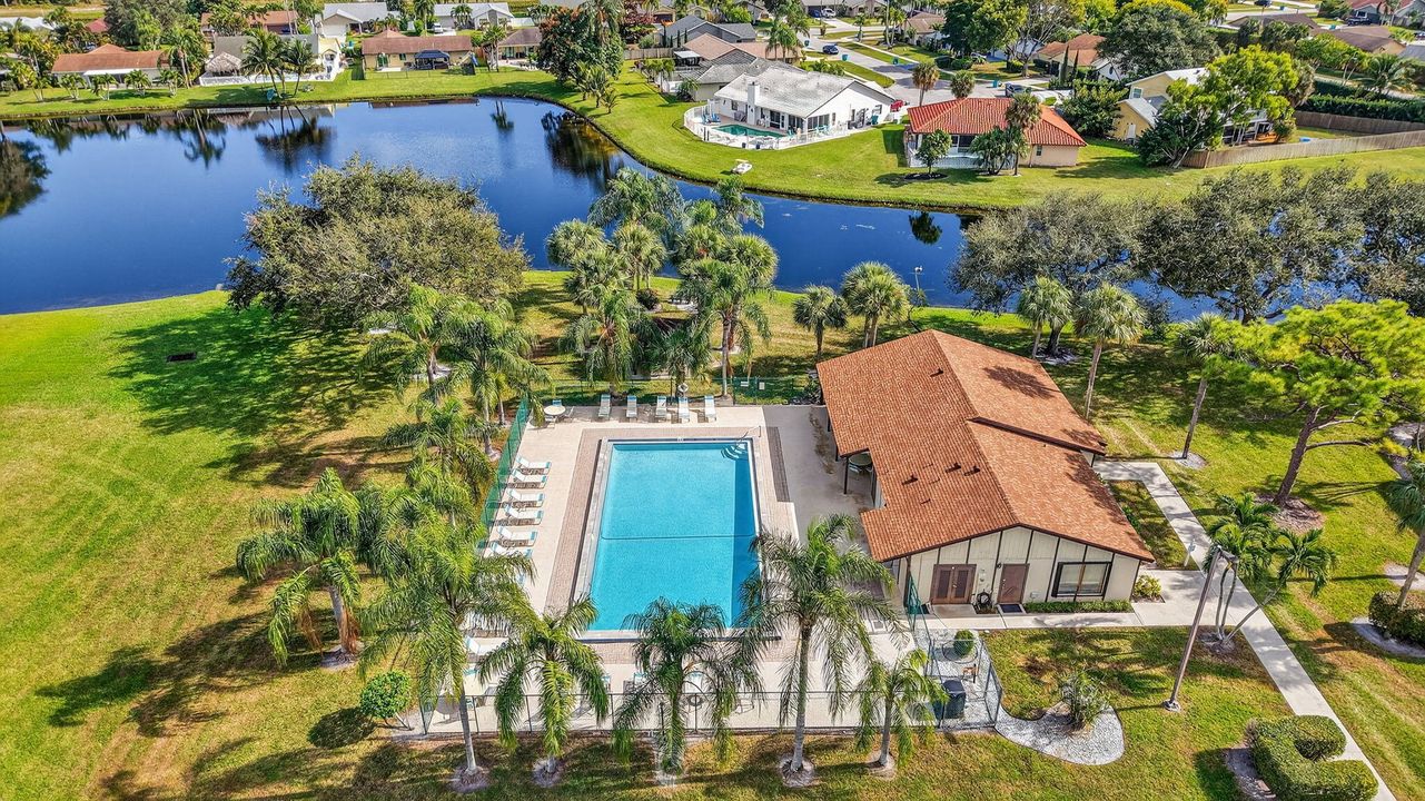 На продажу: $289,000 (2 спален, 2 ванн, 1064 Квадратных фут)