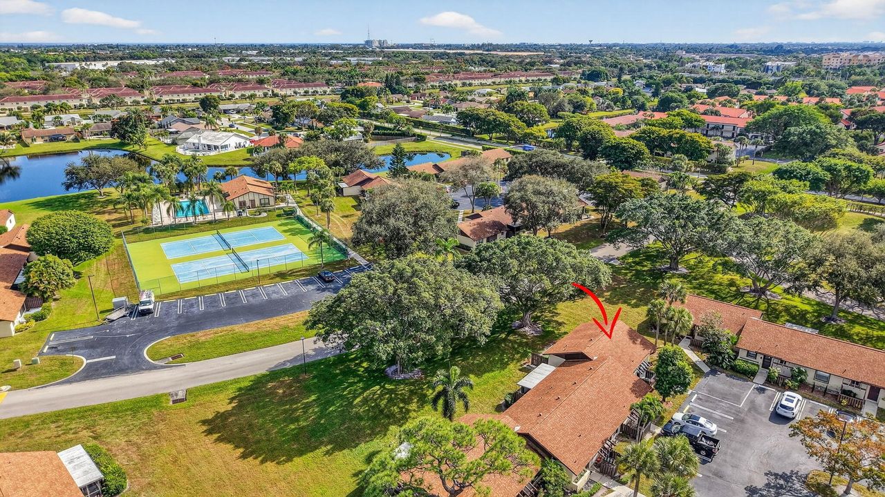 На продажу: $289,000 (2 спален, 2 ванн, 1064 Квадратных фут)