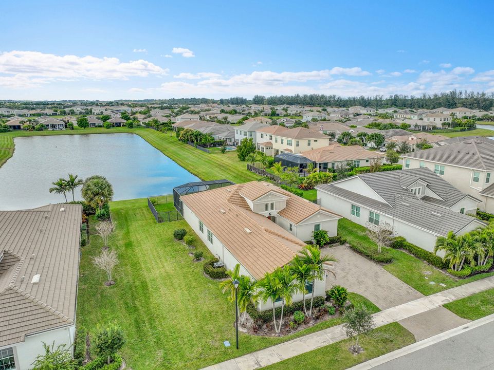 На продажу: $725,000 (4 спален, 3 ванн, 2436 Квадратных фут)