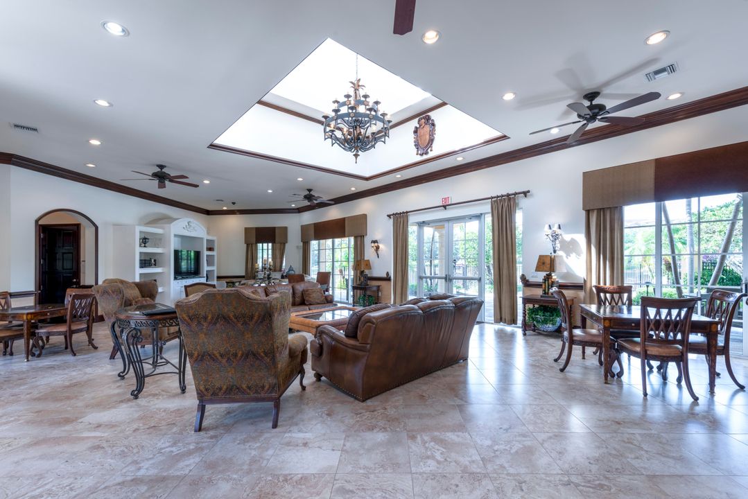 待售: $625,000 (2 贝兹, 3 浴室, 2437 平方英尺)