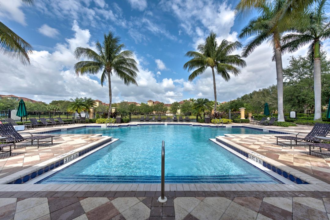 待售: $625,000 (2 贝兹, 3 浴室, 2437 平方英尺)