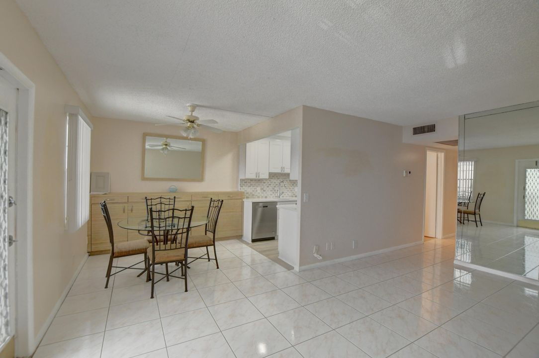 В аренду: $1,875 (2 спален, 1 ванн, 861 Квадратных фут)