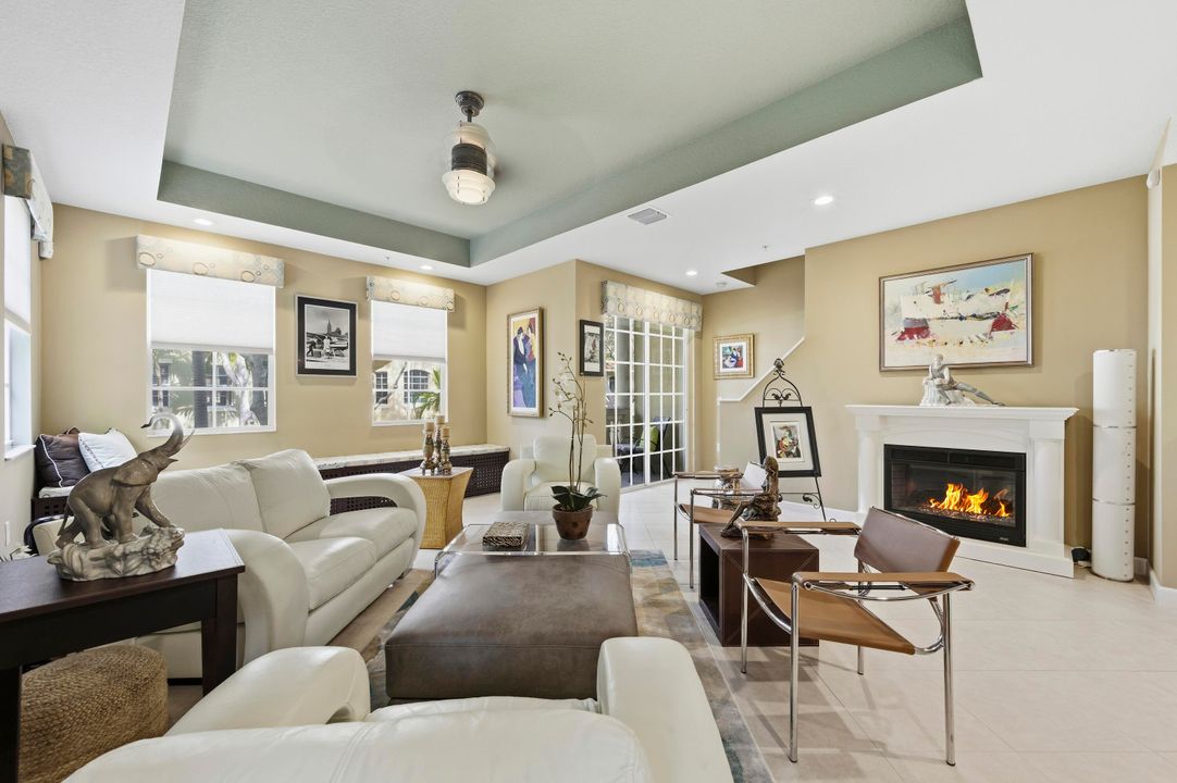 待售: $625,000 (2 贝兹, 3 浴室, 2437 平方英尺)