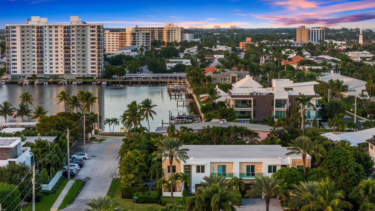 For Sale: $5,850,000 (5 beds, 6 baths, 4740 Square Feet)