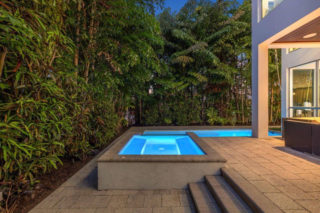 For Sale: $5,850,000 (5 beds, 6 baths, 4740 Square Feet)