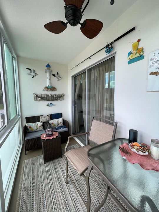 На продажу: $199,900 (2 спален, 1 ванн, 820 Квадратных фут)