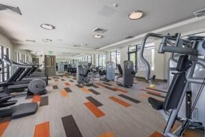 Active With Contract: $2,050 (1 beds, 1 baths, 700 Square Feet)