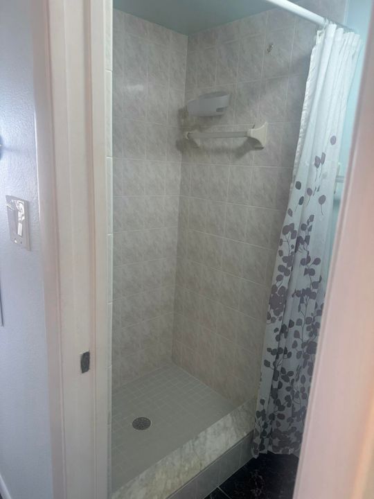 For Sale: $225,000 (2 beds, 2 baths, 1036 Square Feet)