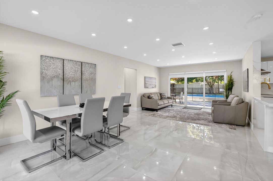 En Venta: $899,000 (2 camas, 2 baños, 1232 Pies cuadrados)