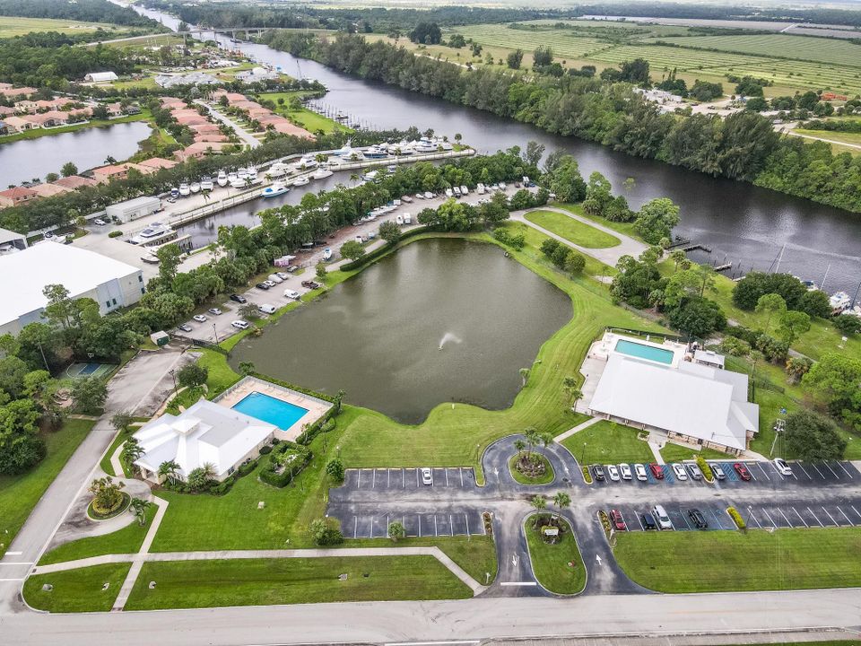 For Sale: $224,900 (3 beds, 2 baths, 1574 Square Feet)