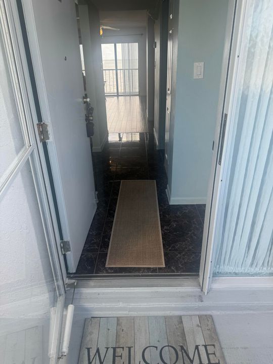 For Sale: $225,000 (2 beds, 2 baths, 1036 Square Feet)