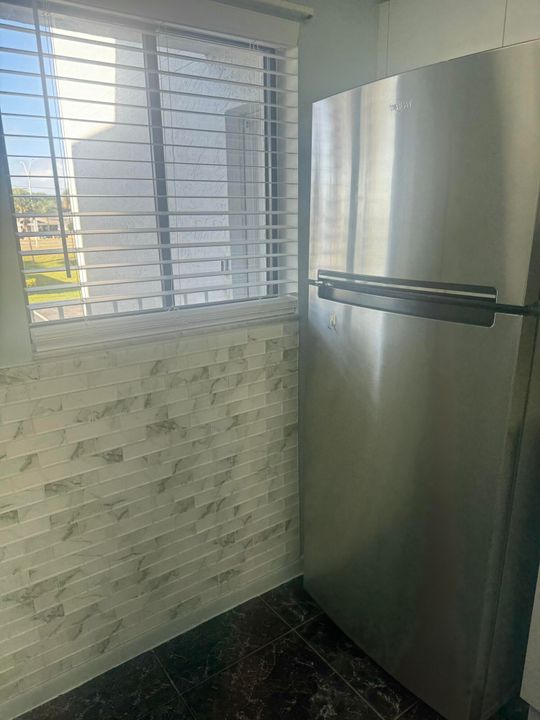 For Sale: $225,000 (2 beds, 2 baths, 1036 Square Feet)