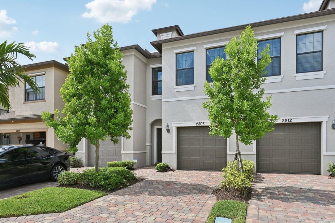 For Sale: $398,000 (3 beds, 2 baths, 1812 Square Feet)