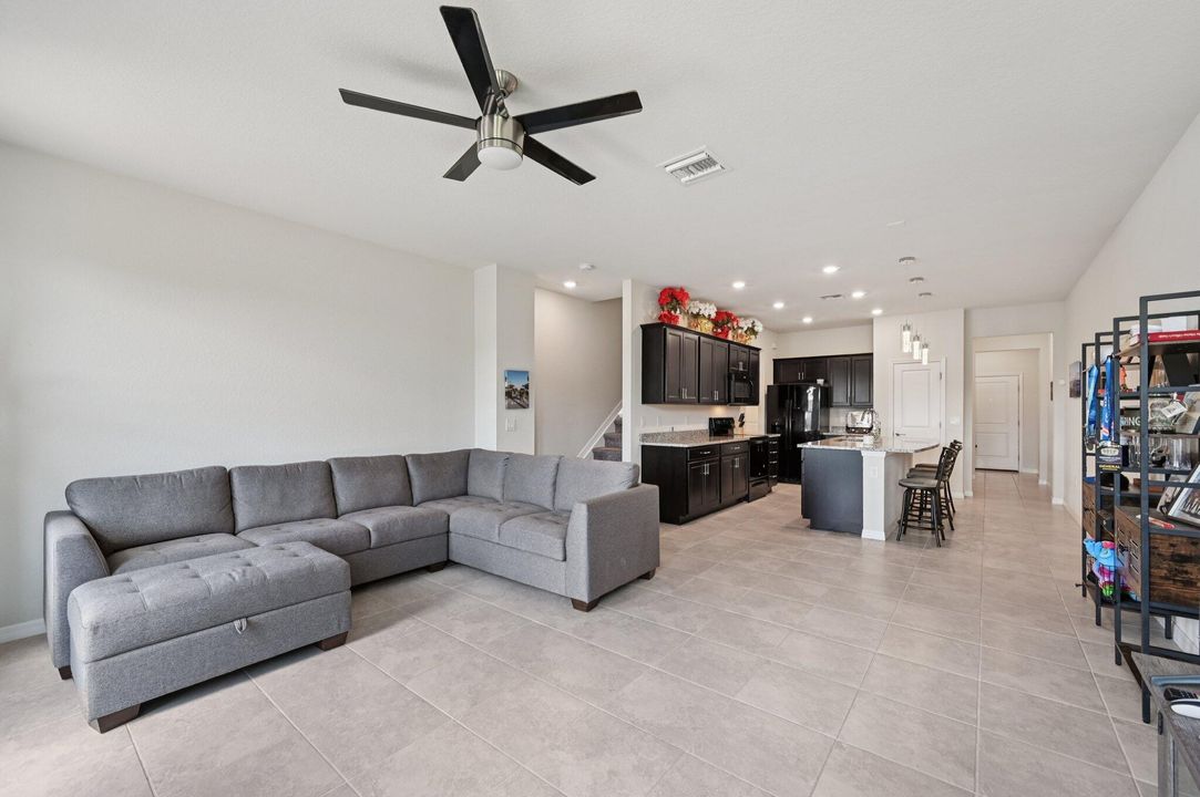 For Sale: $398,000 (3 beds, 2 baths, 1812 Square Feet)