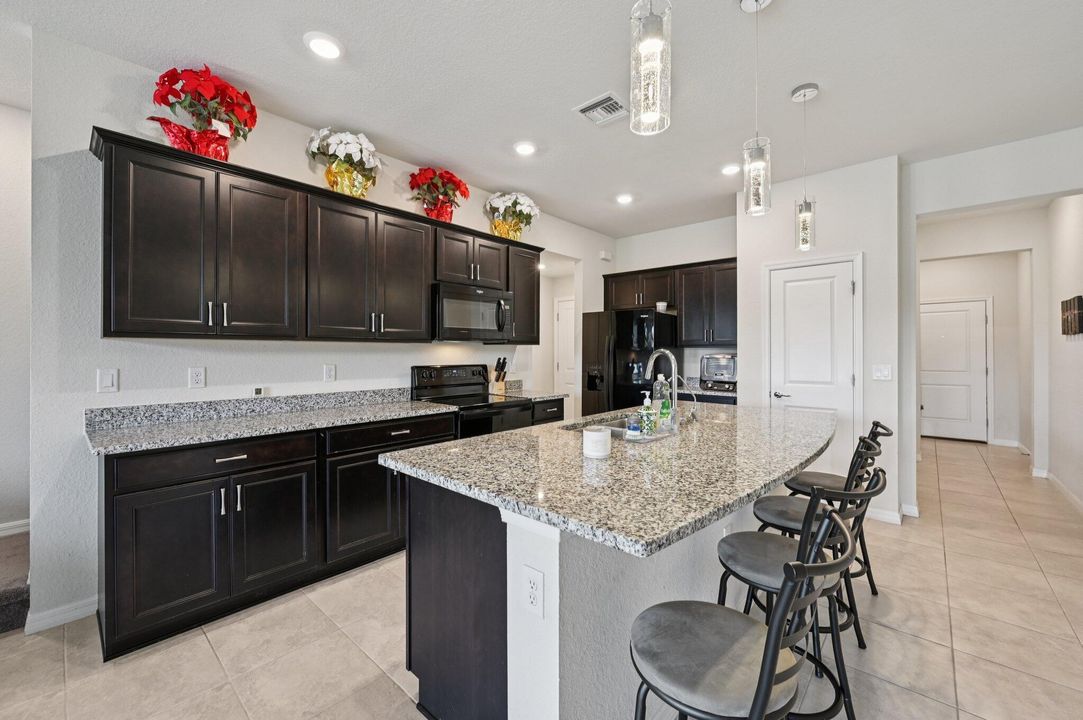 For Sale: $398,000 (3 beds, 2 baths, 1812 Square Feet)