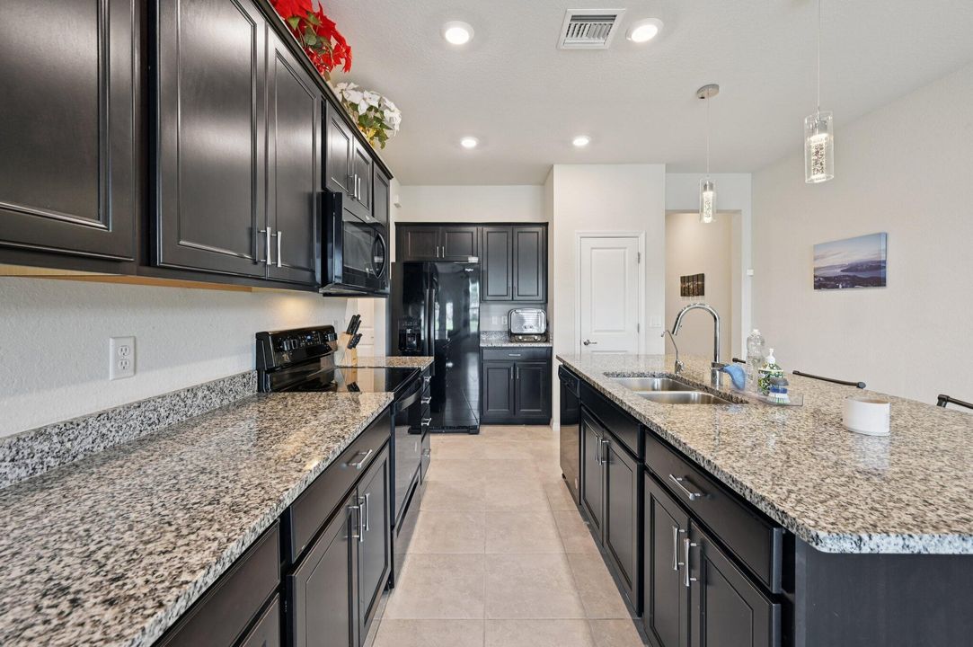 For Sale: $398,000 (3 beds, 2 baths, 1812 Square Feet)