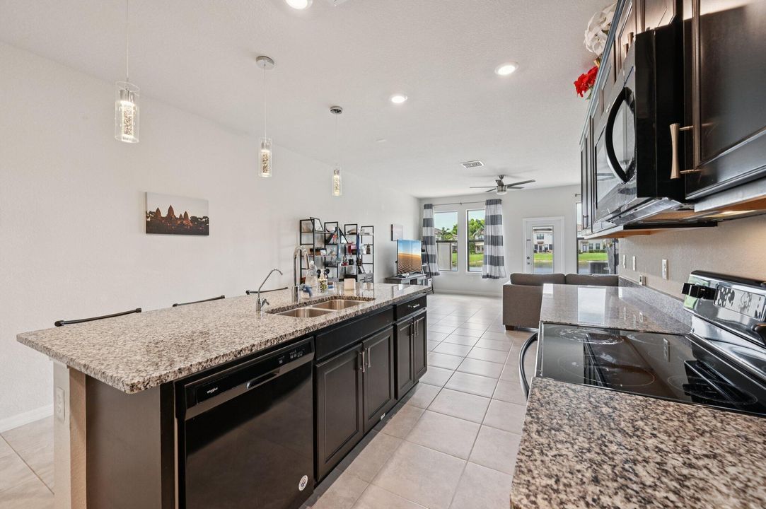 For Sale: $398,000 (3 beds, 2 baths, 1812 Square Feet)