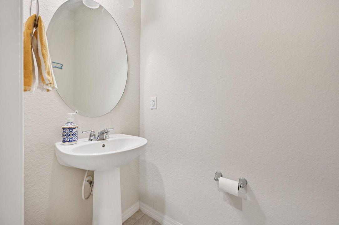 For Sale: $398,000 (3 beds, 2 baths, 1812 Square Feet)