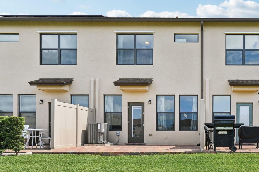 For Sale: $398,000 (3 beds, 2 baths, 1812 Square Feet)