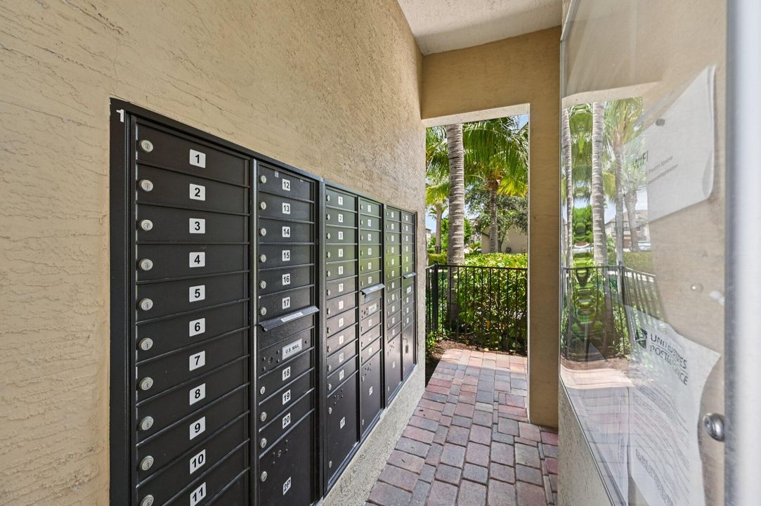 For Sale: $398,000 (3 beds, 2 baths, 1812 Square Feet)