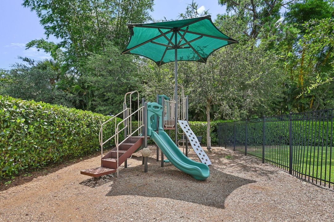 For Sale: $398,000 (3 beds, 2 baths, 1812 Square Feet)