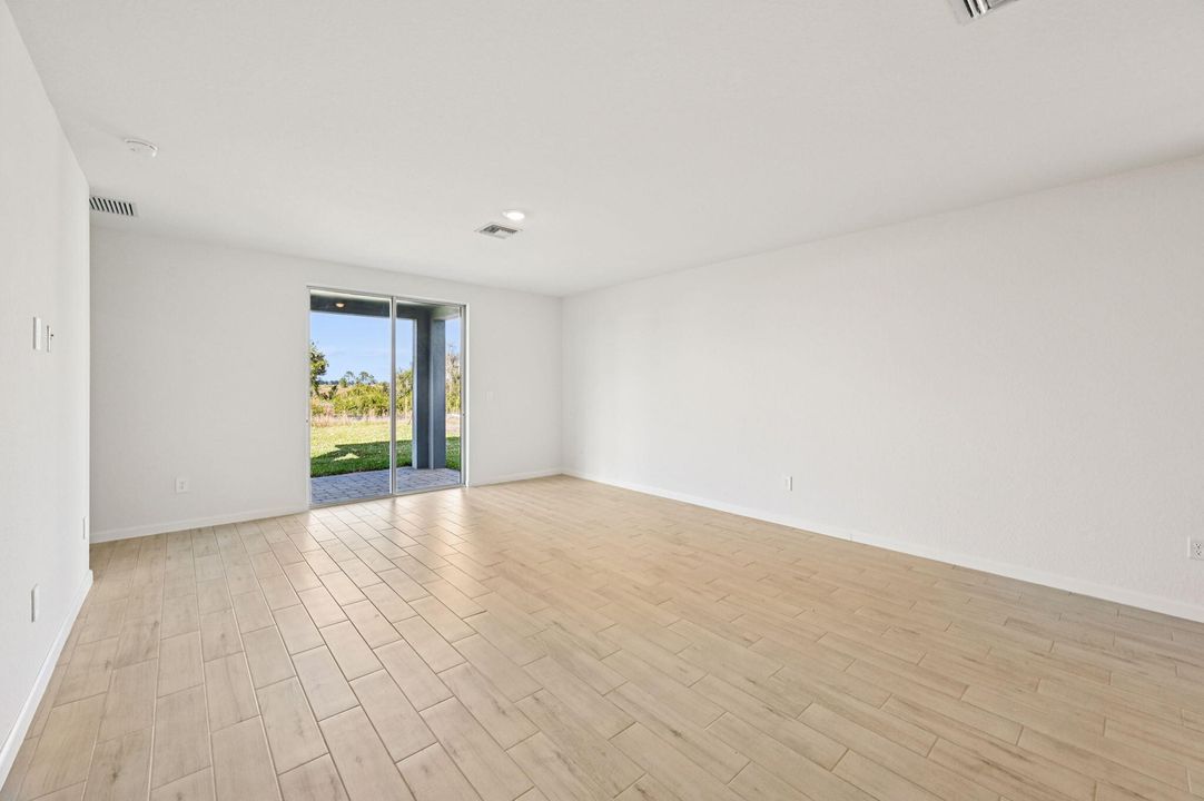 For Sale: $462,290 (4 beds, 2 baths, 2503 Square Feet)