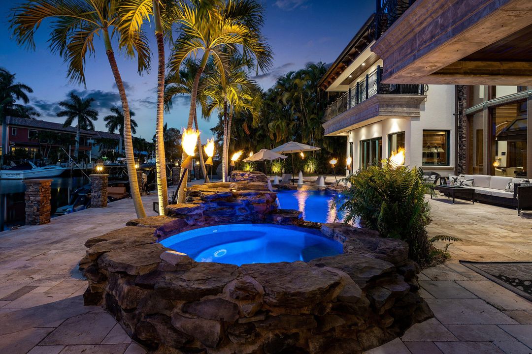 待售: $6,975,000 (5 贝兹, 5 浴室, 6818 平方英尺)