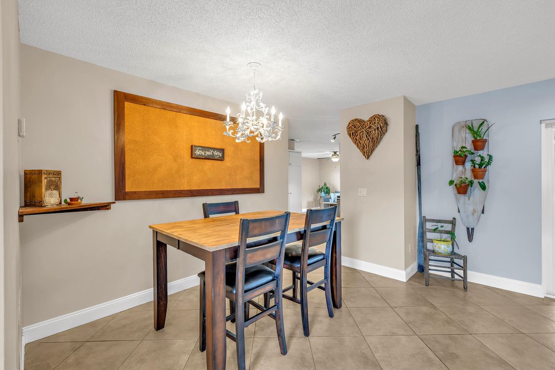 待售: $640,000 (4 贝兹, 2 浴室, 1805 平方英尺)