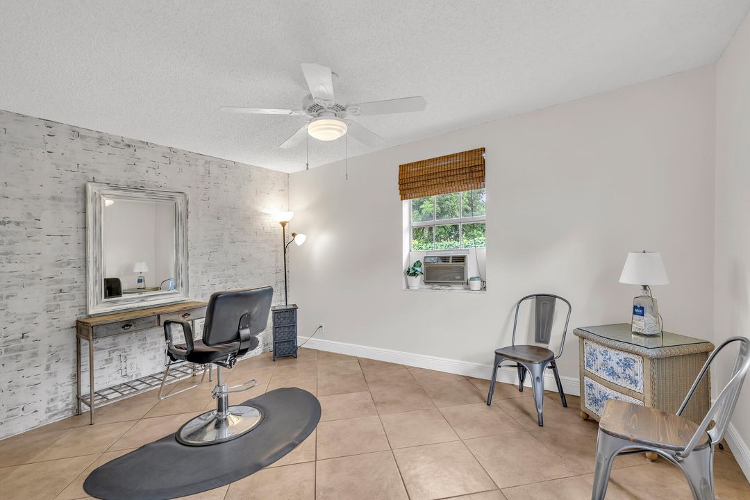 待售: $640,000 (4 贝兹, 2 浴室, 1805 平方英尺)