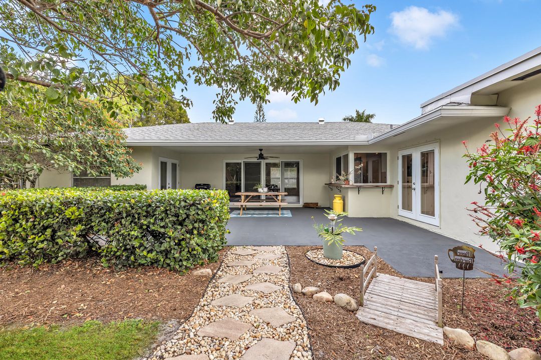 待售: $640,000 (4 贝兹, 2 浴室, 1805 平方英尺)