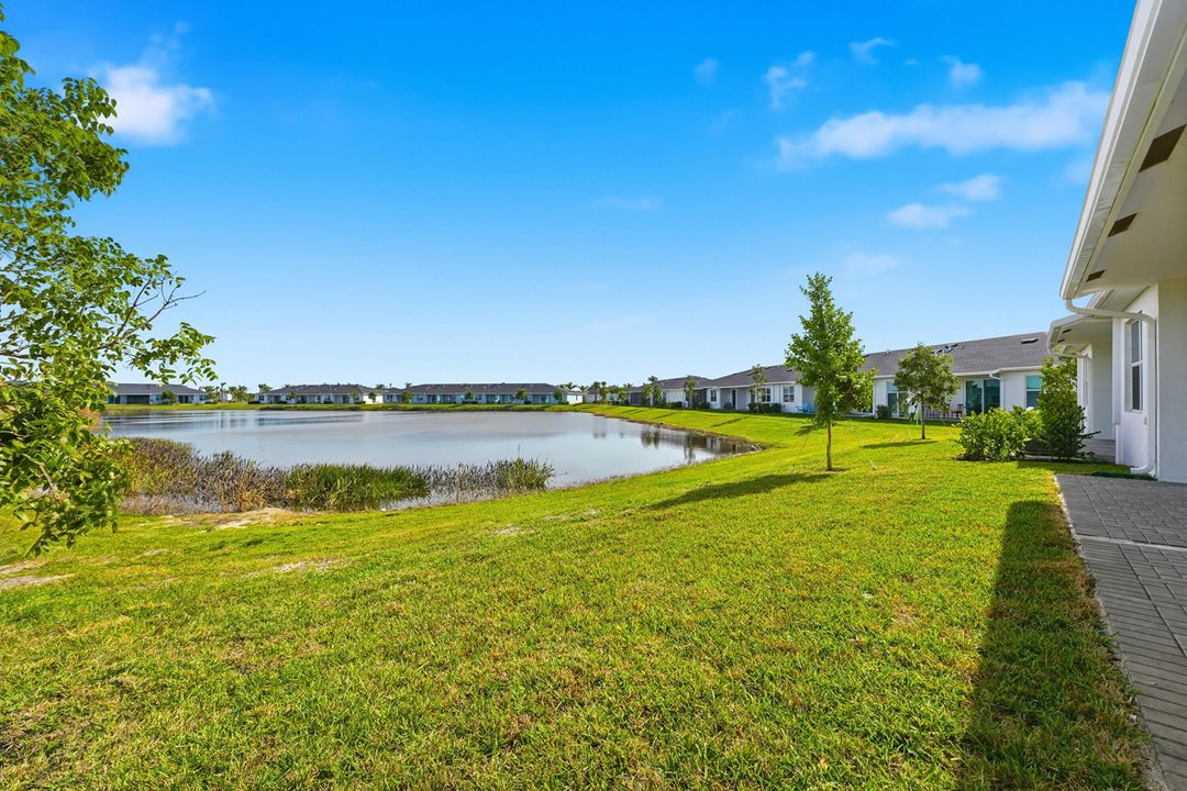 For Rent: $2,050 (2 beds, 2 baths, 1308 Square Feet)