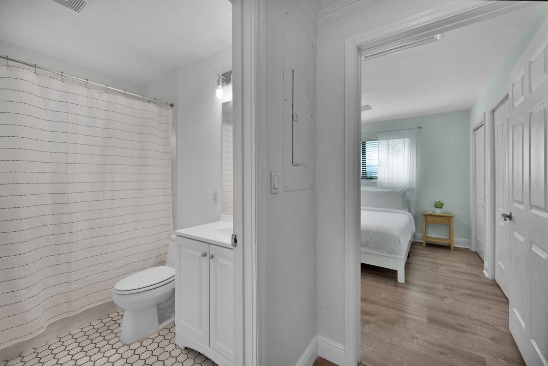 For Sale: $899,000 (5 beds, 3 baths, 2031 Square Feet)