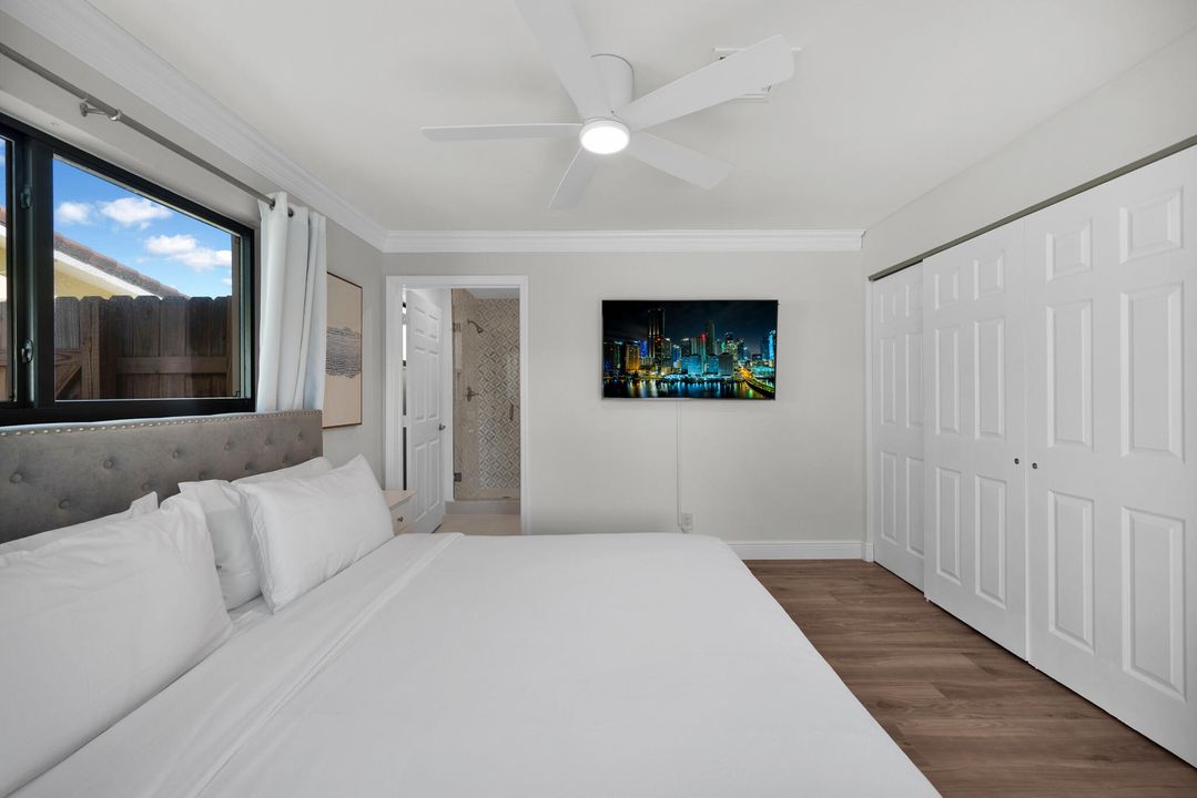 For Sale: $899,000 (5 beds, 3 baths, 2031 Square Feet)