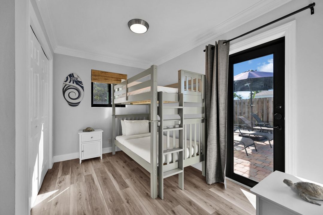 For Sale: $899,000 (5 beds, 3 baths, 2031 Square Feet)