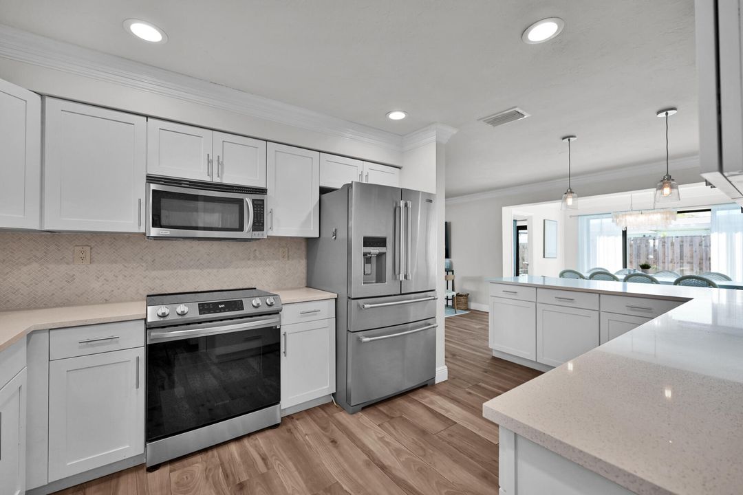 For Sale: $899,000 (5 beds, 3 baths, 2031 Square Feet)