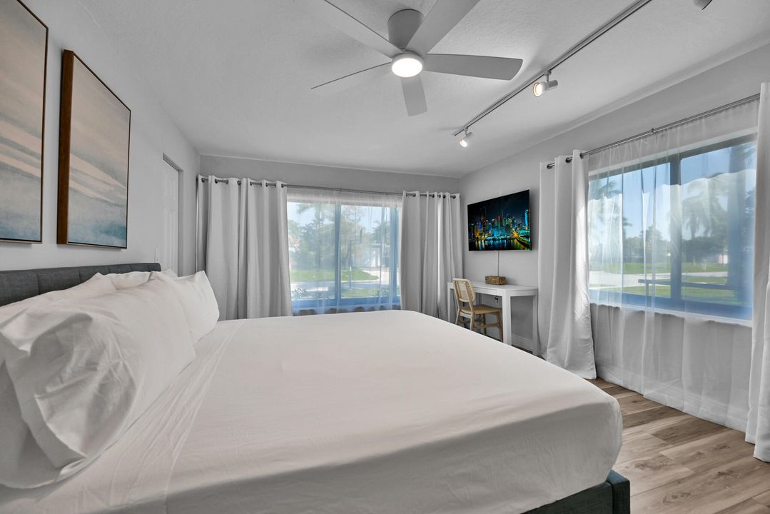 For Sale: $899,000 (5 beds, 3 baths, 2031 Square Feet)